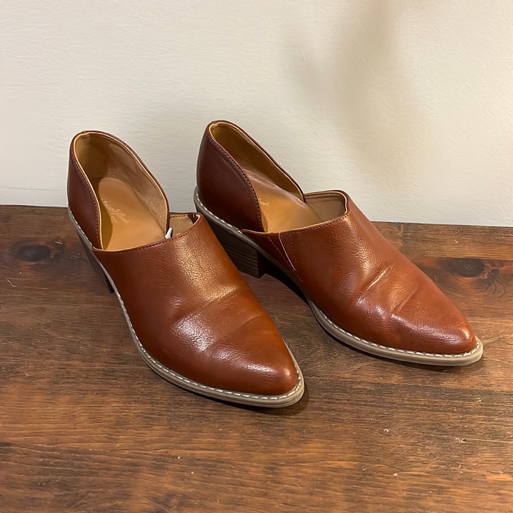 Universal Threads cut out ankle booties or mule